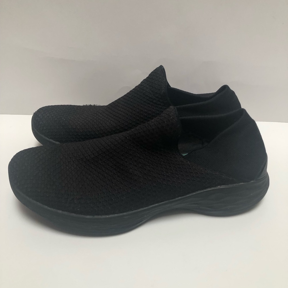 Sketchers Black Shoe EUC